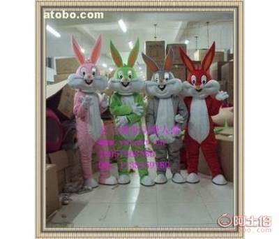 探索刘家欣的卡通服装出租世界 兔八哥与动漫表演服遍地开花